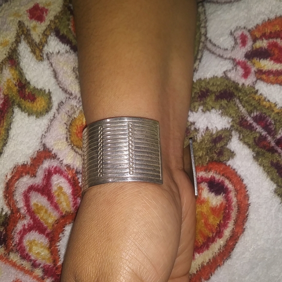 Gucci Cuff Bracelet Solid 925Sterling Silver  (authentic) - Picture 11 of 14
